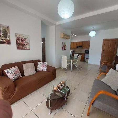 Sunny 2 Bedroom Larnaca Center Exteriér fotografie