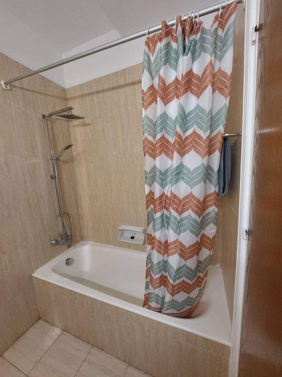 Sunny 2 Bedroom Larnaca Center Exteriér fotografie