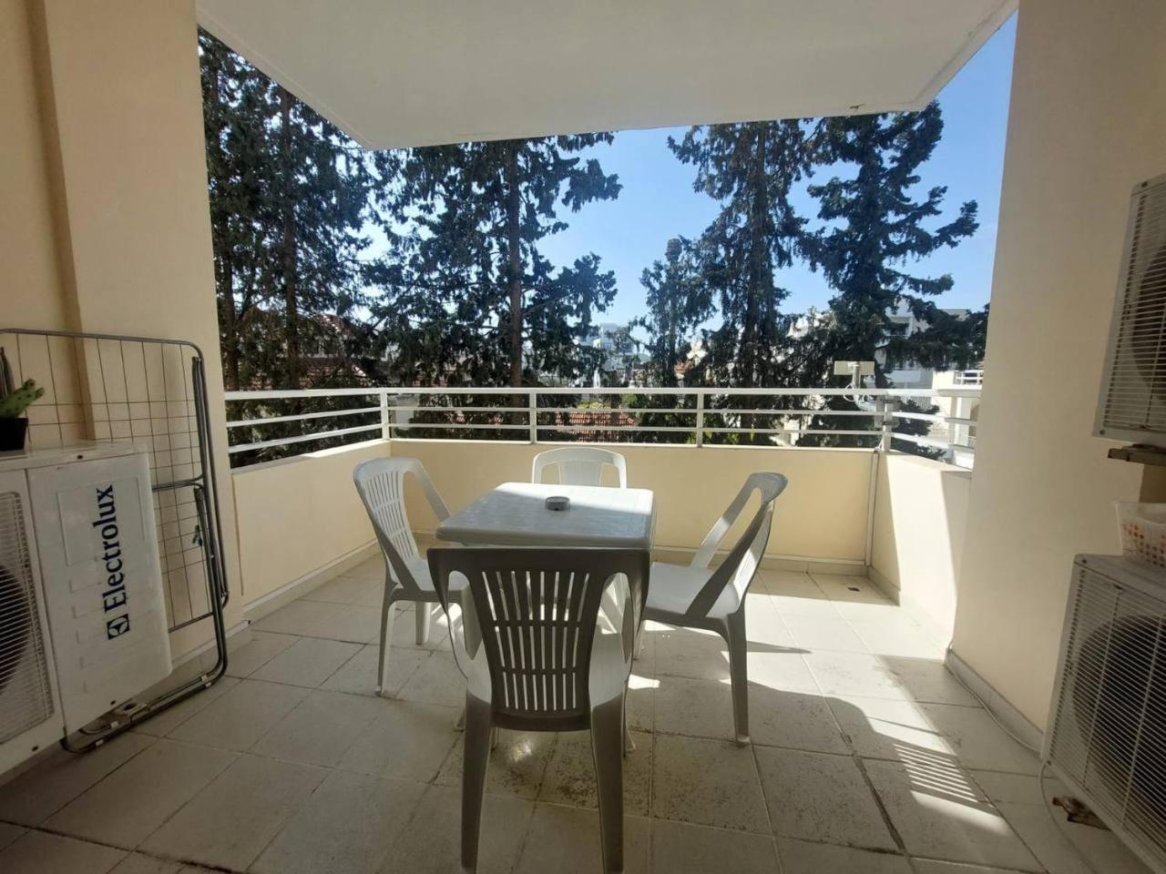 Sunny 2 Bedroom Larnaca Center Exteriér fotografie